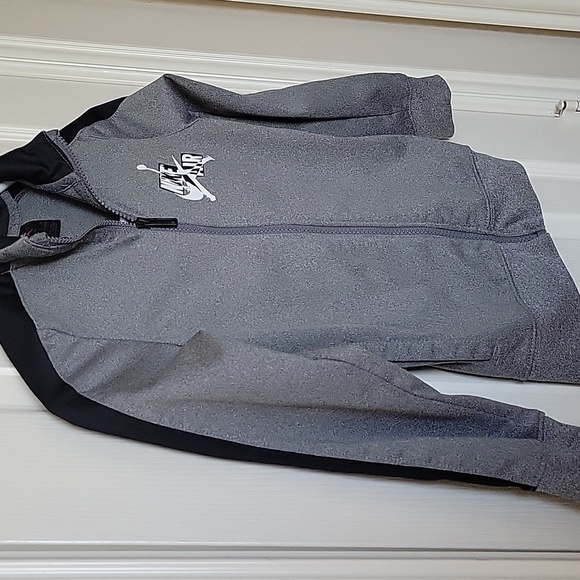 Nike Air Jordan Kids Gray Jacket NWOT - Picture 4 of 9